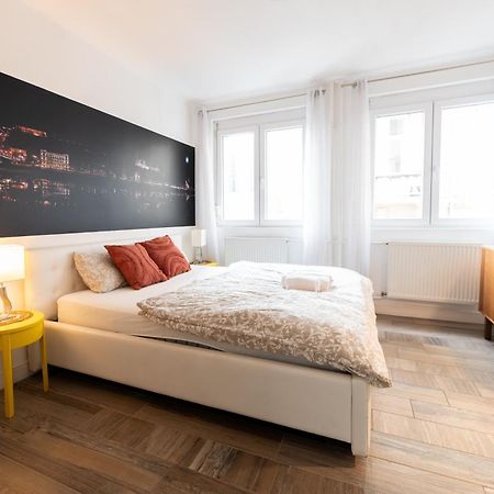 Superb Location & Chic Suite W' 2Bedroom 부다페스트 외부 사진