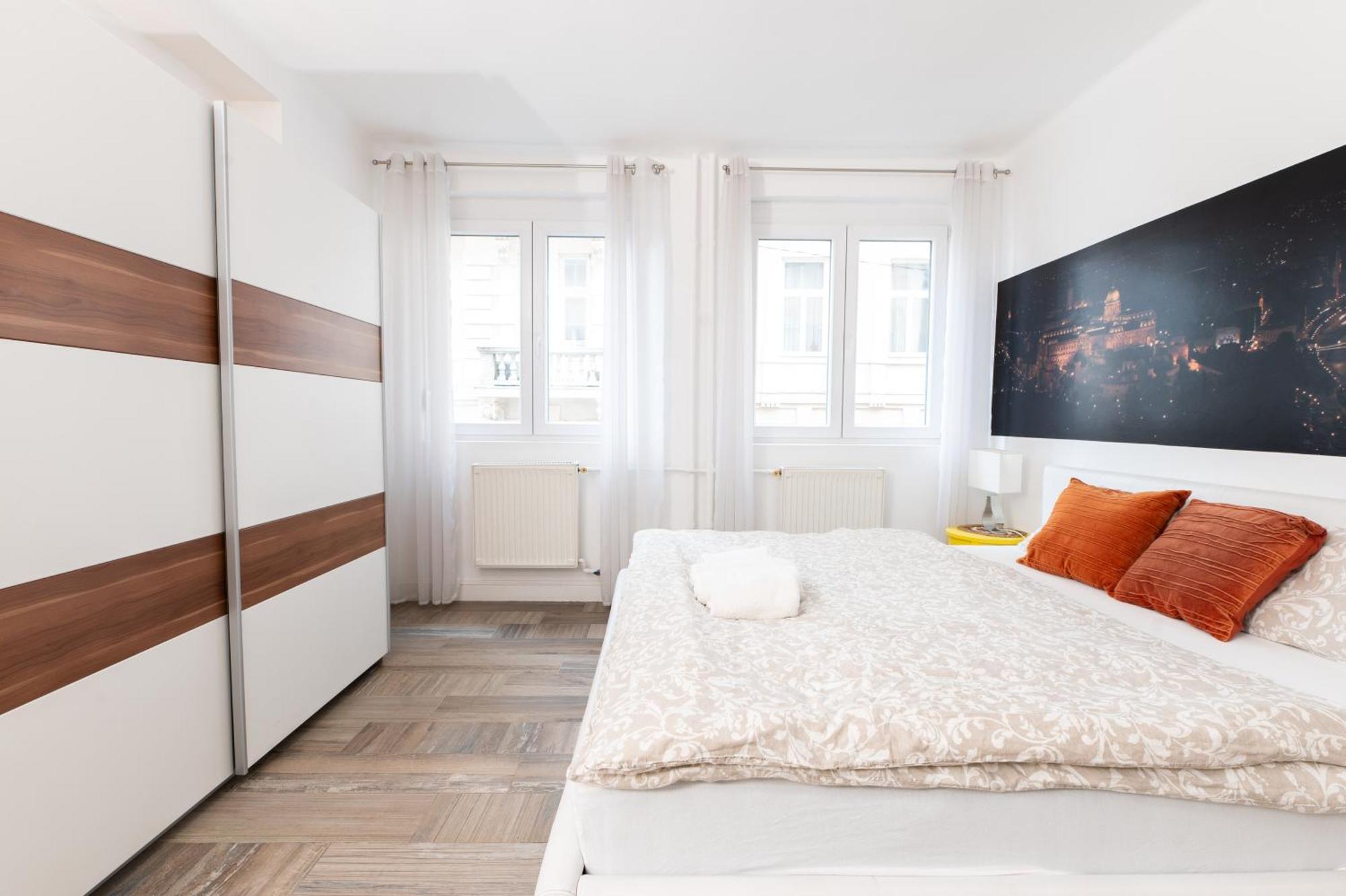 Superb Location & Chic Suite W' 2Bedroom 부다페스트 외부 사진