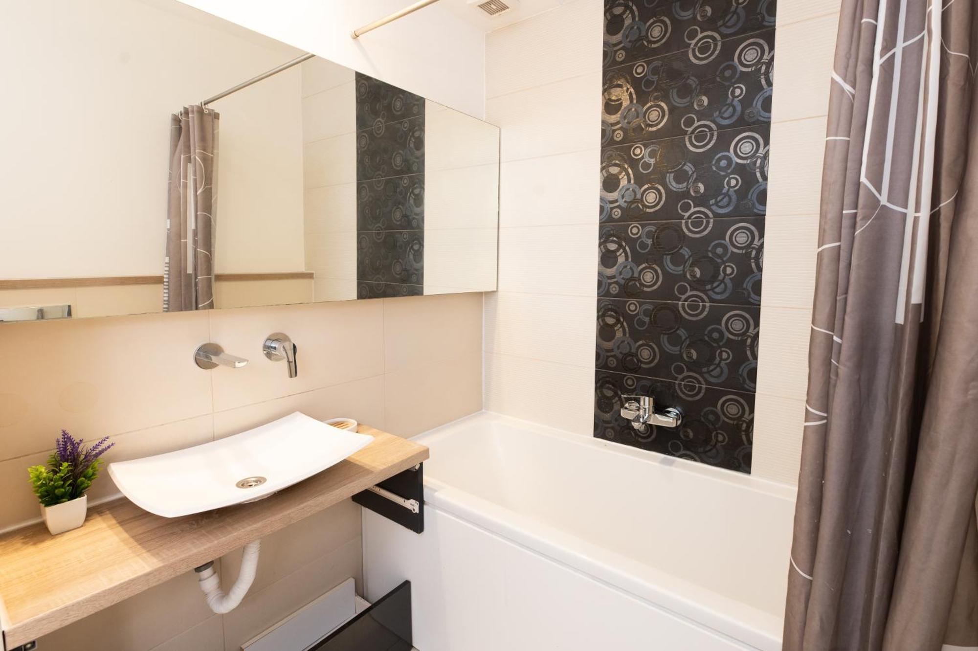 Superb Location & Chic Suite W' 2Bedroom 부다페스트 외부 사진